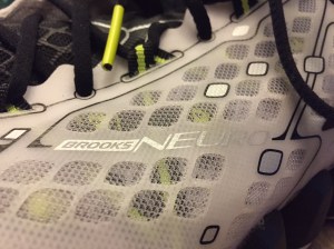 A good look at the outside layer of he upper and you can see the laces that make up the Hammock just below